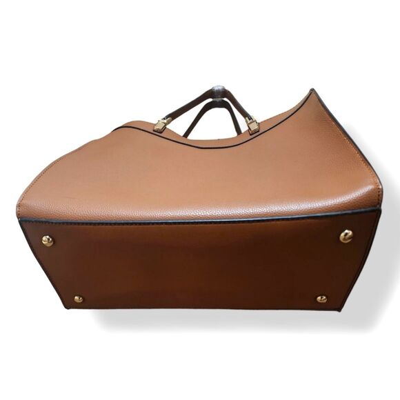 Isabelle Women's purse with crossbody Strap - Picture 2 of 5